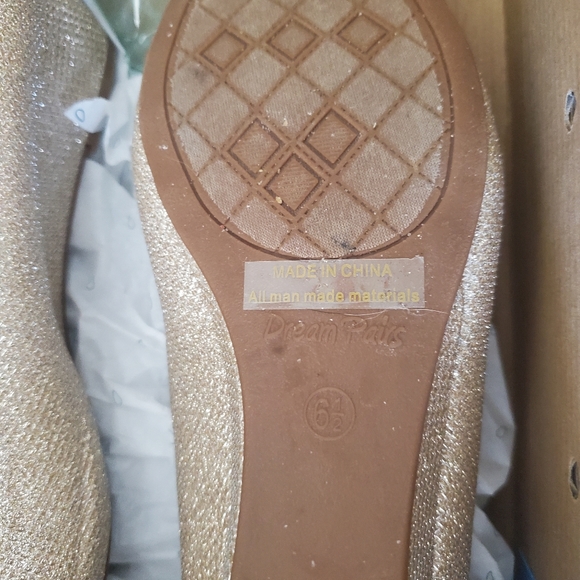 Prettypair of wedge shoes - Picture 3 of 3